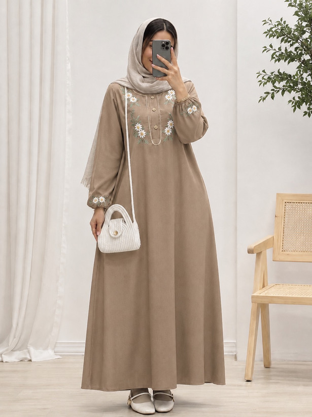 مانتو عبایی زنانه مدل گیسو جنس شانتون گلدوزی شده🩷